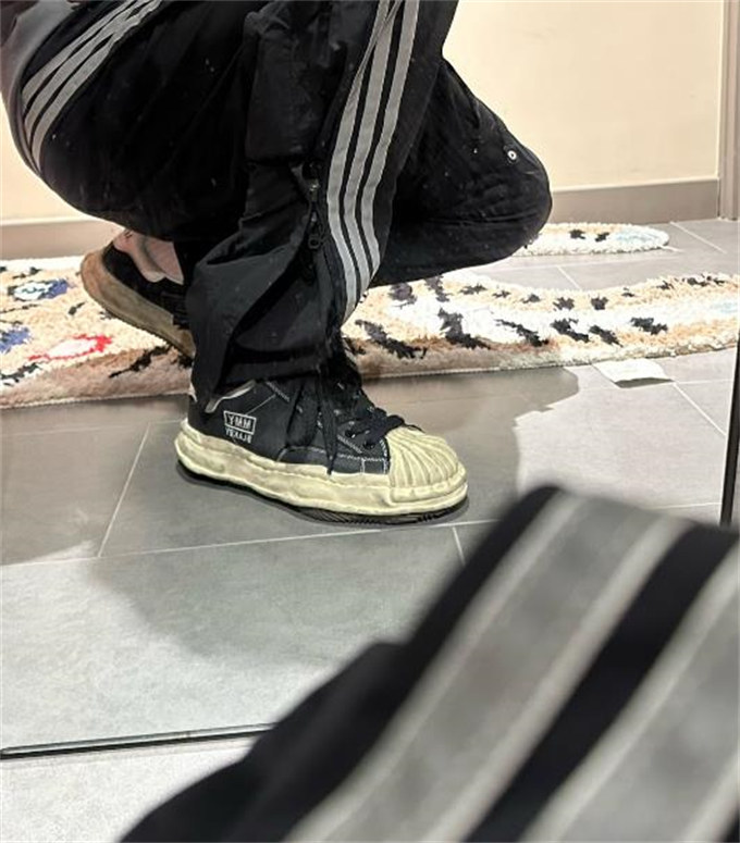 메종 미하라 야스히로 블레이키 OG 솔 디스트레스 캔버스 로우탑 스니커즈 블랙 A10FW712-BLACK photo review