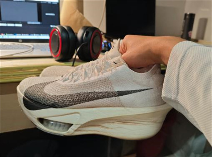 나이키 에어 Zoom Alphafly Next% 3 내마모성, 통기성이 좋은 로우탑  러닝 신발 화이트 블랙 FB8356-100 photo review