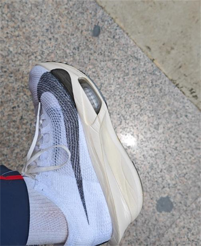 나이키 에어 Zoom Alphafly Next% 3 내마모성, 통기성이 좋은 로우탑  러닝 신발 화이트 블랙 FB8356-100 photo review