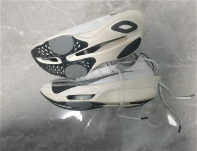 나이키 에어 Zoom Alphafly Next% 3 내마모성, 통기성이 좋은 로우탑  러닝 신발 화이트 블랙 FB8356-100 photo review