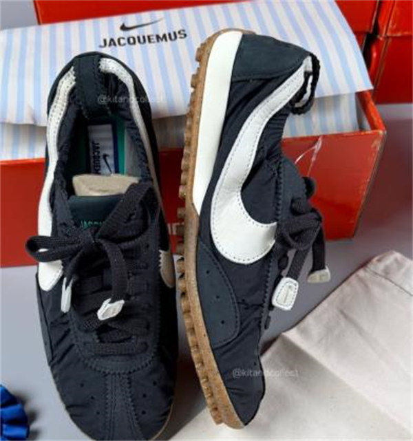 [LISA 최애 아이템] Nike Moon Shoe x Jacquemus 부드러운 착화감 로우탑 데일리 스니커즈 남녀공용 / 블랙 컬러 H688-1 (HV8547-001) photo review