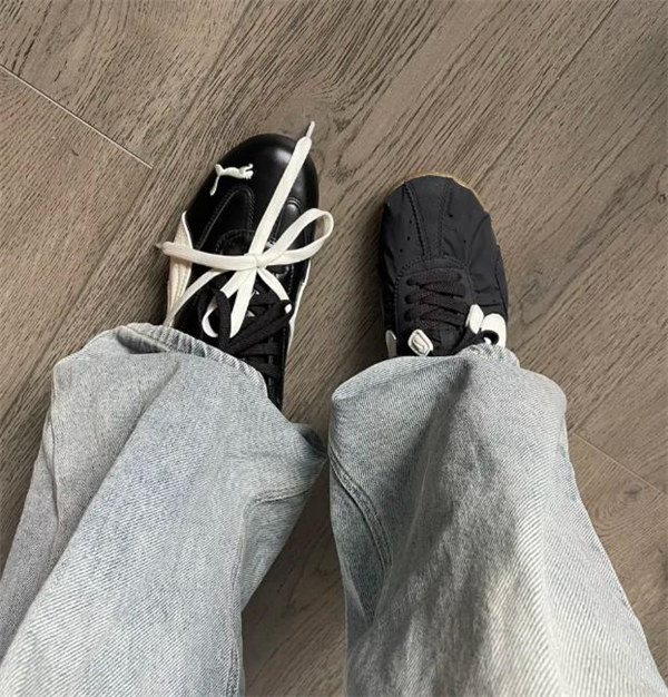 [LISA 최애 아이템] Nike Moon Shoe x Jacquemus 부드러운 착화감 로우탑 데일리 스니커즈 남녀공용 / 블랙 컬러 H688-1 (HV8547-001) photo review