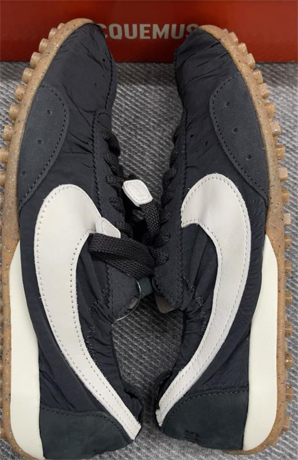 [LISA 최애 아이템] Nike Moon Shoe x Jacquemus 부드러운 착화감 로우탑 데일리 스니커즈 남녀공용 / 블랙 컬러 H688-1 (HV8547-001) photo review