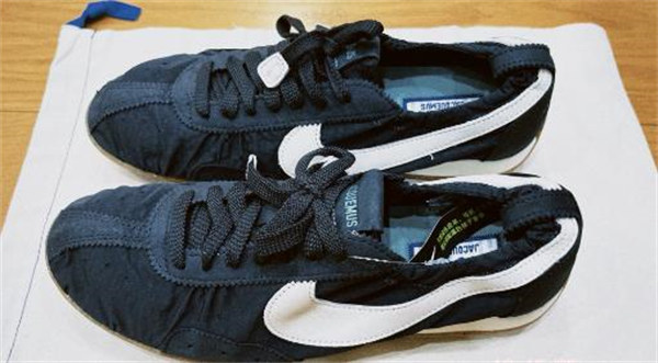 [LISA 최애 아이템] Nike Moon Shoe x Jacquemus 부드러운 착화감 로우탑 데일리 스니커즈 남녀공용 / 블랙 컬러 H688-1 (HV8547-001) photo review