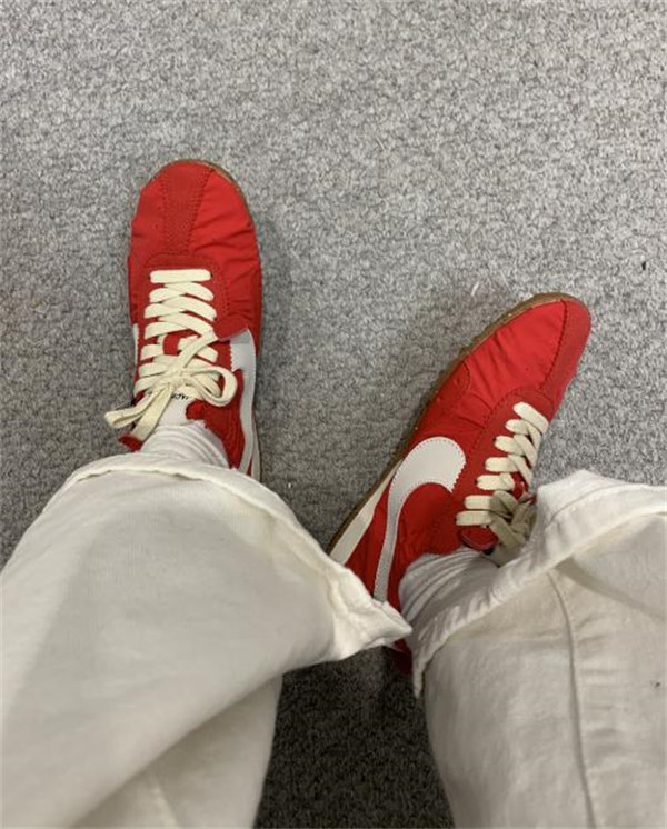 Nike Moon Shoe x Jacquemus 부드러운 착화감 로우탑 데일리 스니커즈 남녀공용 / 레드 컬러 H688-2 (HV8547-600) photo review