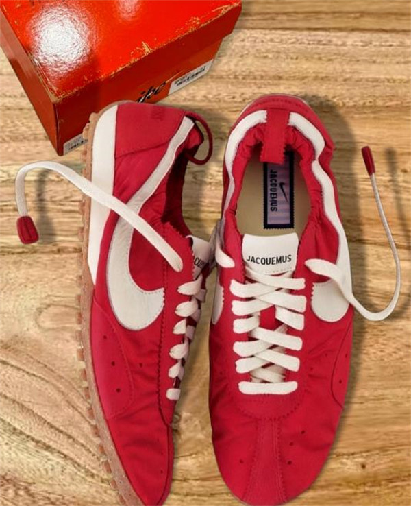 Nike Moon Shoe x Jacquemus 부드러운 착화감 로우탑 데일리 스니커즈 남녀공용 / 레드 컬러 H688-2 (HV8547-600) photo review