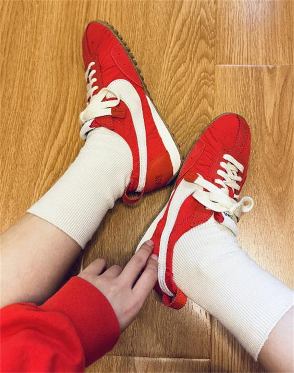 Nike Moon Shoe x Jacquemus 부드러운 착화감 로우탑 데일리 스니커즈 남녀공용 / 레드 컬러 H688-2 (HV8547-600) photo review