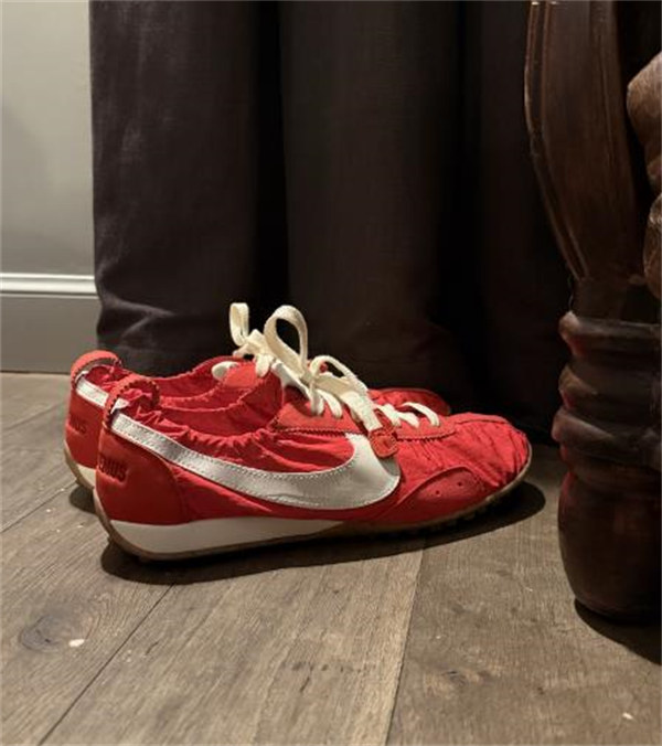 Nike Moon Shoe x Jacquemus 부드러운 착화감 로우탑 데일리 스니커즈 남녀공용 / 레드 컬러 H688-2 (HV8547-600) photo review