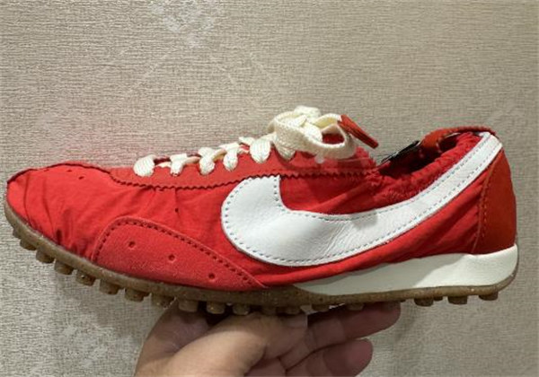 Nike Moon Shoe x Jacquemus 부드러운 착화감 로우탑 데일리 스니커즈 남녀공용 / 레드 컬러 H688-2 (HV8547-600) photo review