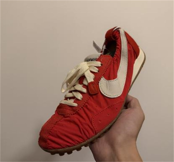 Nike Moon Shoe x Jacquemus 부드러운 착화감 로우탑 데일리 스니커즈 남녀공용 / 레드 컬러 H688-2 (HV8547-600) photo review