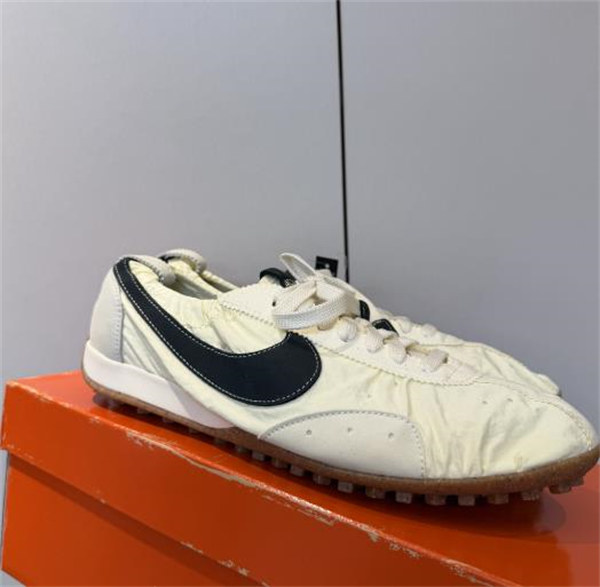 Nike Moon Shoe x Jacquemus 편안하고 활용도 높은 논슬립 · 내마모 로우탑 데일리 스니커즈 남녀공용 / 아이보리 컬러 H688-3 (HV8547-700) photo review
