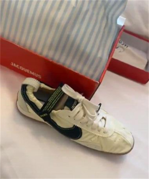 Nike Moon Shoe x Jacquemus 편안하고 활용도 높은 논슬립 · 내마모 로우탑 데일리 스니커즈 남녀공용 / 아이보리 컬러 H688-3 (HV8547-700) photo review