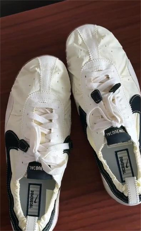 Nike Moon Shoe x Jacquemus 편안하고 활용도 높은 논슬립 · 내마모 로우탑 데일리 스니커즈 남녀공용 / 아이보리 컬러 H688-3 (HV8547-700) photo review