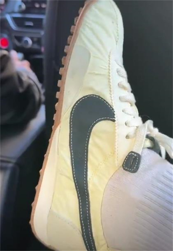Nike Moon Shoe x Jacquemus 편안하고 활용도 높은 논슬립 · 내마모 로우탑 데일리 스니커즈 남녀공용 / 아이보리 컬러 H688-3 (HV8547-700) photo review