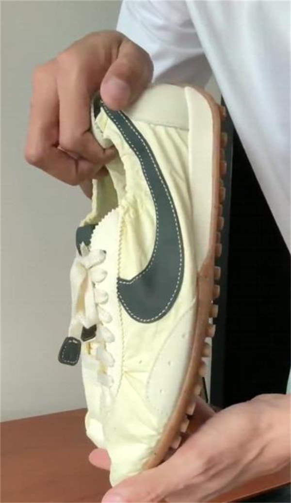 Nike Moon Shoe x Jacquemus 편안하고 활용도 높은 논슬립 · 내마모 로우탑 데일리 스니커즈 남녀공용 / 아이보리 컬러 H688-3 (HV8547-700) photo review