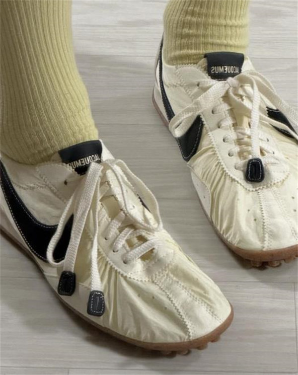 Nike Moon Shoe x Jacquemus 편안하고 활용도 높은 논슬립 · 내마모 로우탑 데일리 스니커즈 남녀공용 / 아이보리 컬러 H688-3 (HV8547-700) photo review