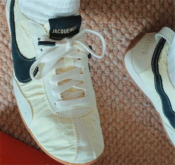 Nike Moon Shoe x Jacquemus 편안하고 활용도 높은 논슬립 · 내마모 로우탑 데일리 스니커즈 남녀공용 / 아이보리 컬러 H688-3 (HV8547-700) photo review