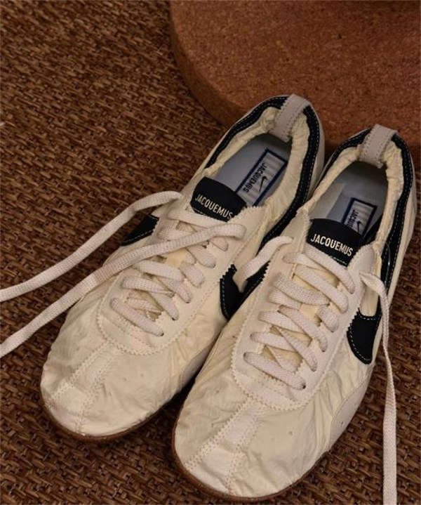 Nike Moon Shoe x Jacquemus 편안하고 활용도 높은 논슬립 · 내마모 로우탑 데일리 스니커즈 남녀공용 / 아이보리 컬러 H688-3 (HV8547-700) photo review