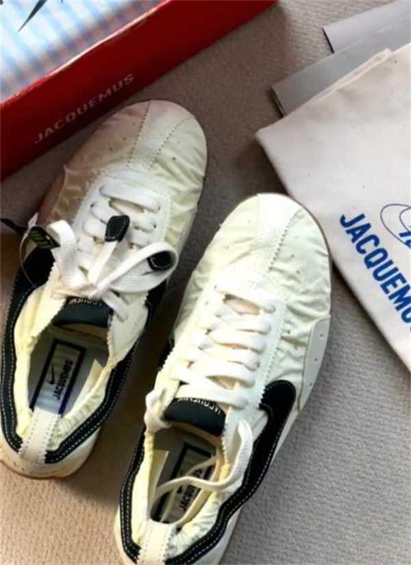 Nike Moon Shoe x Jacquemus 편안하고 활용도 높은 논슬립 · 내마모 로우탑 데일리 스니커즈 남녀공용 / 아이보리 컬러 H688-3 (HV8547-700) photo review