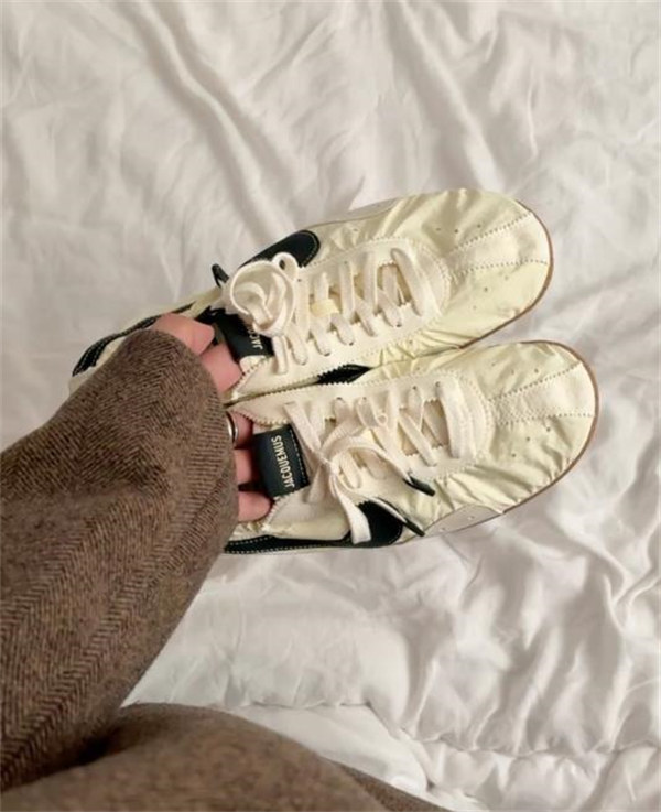 Nike Moon Shoe x Jacquemus 편안하고 활용도 높은 논슬립 · 내마모 로우탑 데일리 스니커즈 남녀공용 / 아이보리 컬러 H688-3 (HV8547-700) photo review
