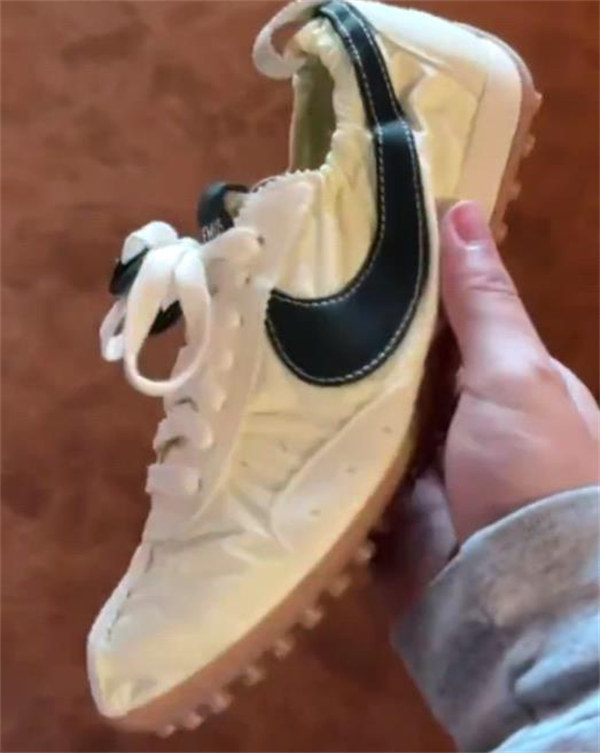 Nike Moon Shoe x Jacquemus 편안하고 활용도 높은 논슬립 · 내마모 로우탑 데일리 스니커즈 남녀공용 / 아이보리 컬러 H688-3 (HV8547-700) photo review