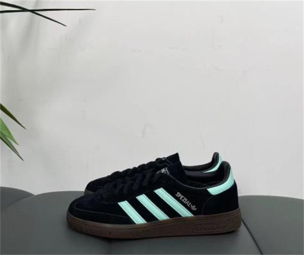 아디다스 스페지알 핸드볼 코어 블랙 클리어 민트 IH7491 photo review