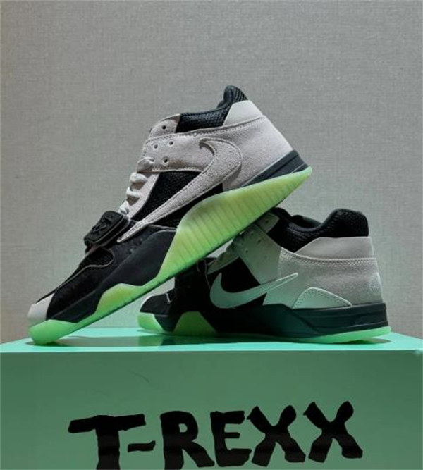 조던 x 트래비스 스캇 x 체이스 B 점프맨 잭 TR 블랙 나이트 실버 IH7971-001 photo review