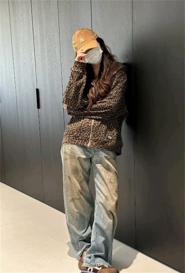 로에베 발레 러너 2.0 나일론 앤 카프스킨 브라운 옐로우 LBR2282X11-4865 photo review