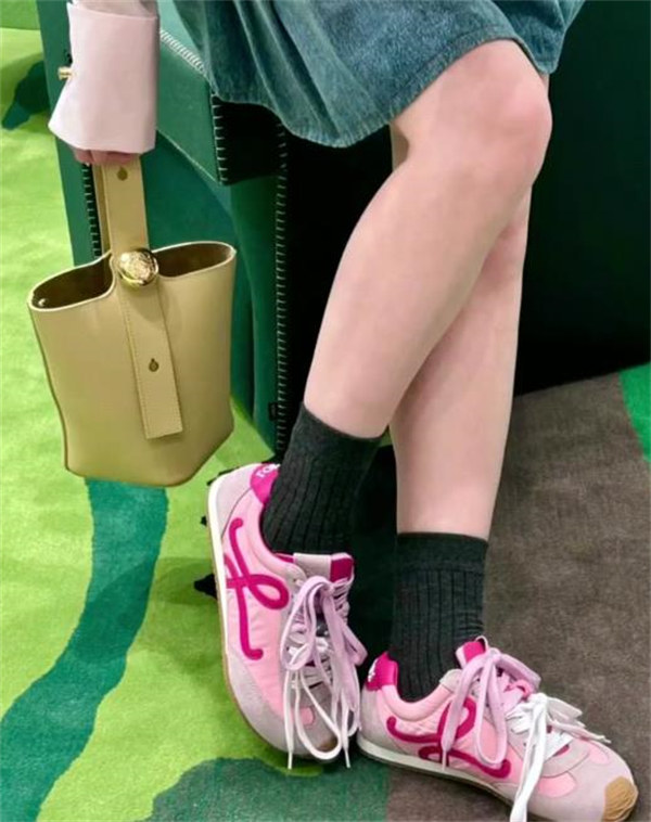 로에베 발레 러너 2.0 나일론 앤 카프스킨 베이비 핑크 푸시아 LBR2282X14-5064 photo review