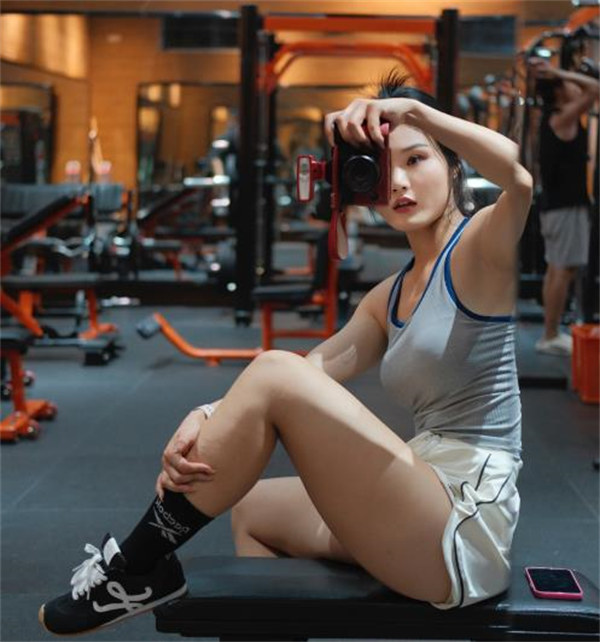 로에베 발레 러너 2.0 나일론 앤 카프스킨 블랙 화이트 LLBR282X01-1102 photo review