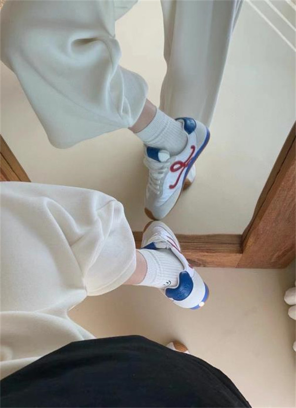 로에베 발레 러너 2.0 나일론 앤 카프스킨 화이트 레드 LLBR282X02-4868 photo review