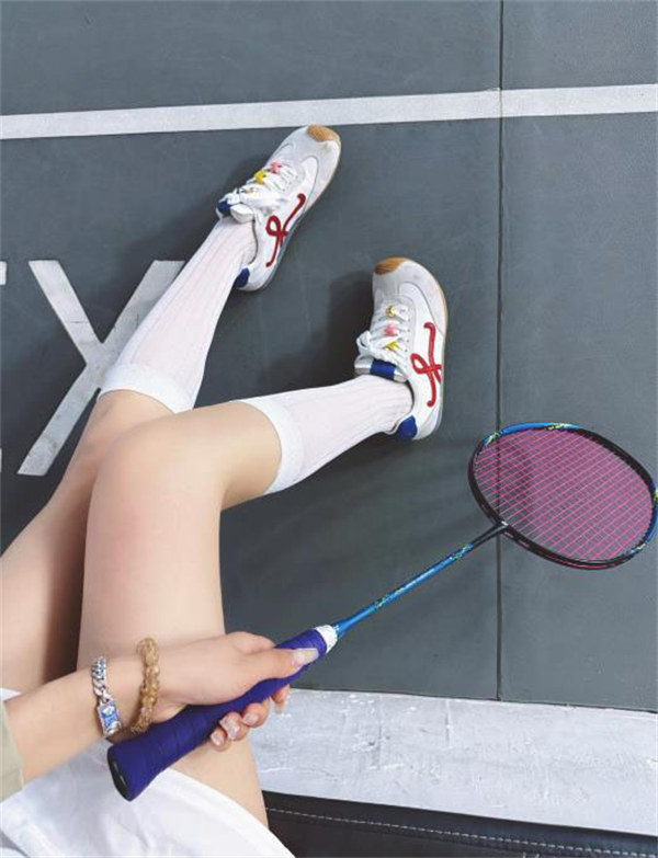 로에베 발레 러너 2.0 나일론 앤 카프스킨 화이트 레드 LLBR282X02-4868 photo review