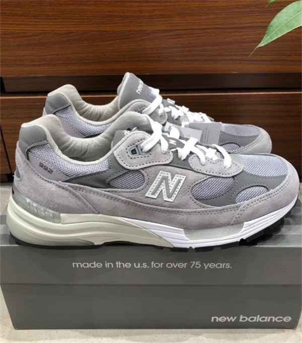 뉴발란스 992 메이드 인 USA 그레이 - D 스탠다드 M992GR photo review