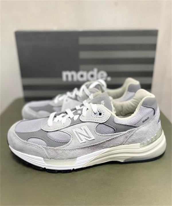 뉴발란스 992 메이드 인 USA 그레이 - D 스탠다드 M992GR photo review