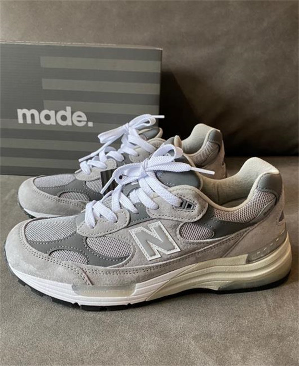 뉴발란스 992 메이드 인 USA 그레이 - D 스탠다드 M992GR photo review