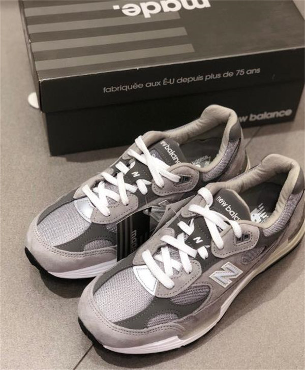 뉴발란스 992 메이드 인 USA 그레이 - D 스탠다드 M992GR photo review