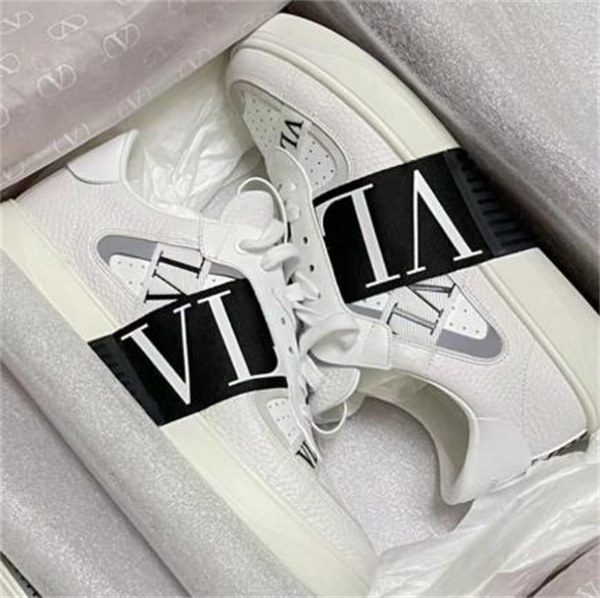 발렌티노 가라바니 VL7N 로우 스니커즈 화이트 블랙 VY2SOC58WRQ24P photo review