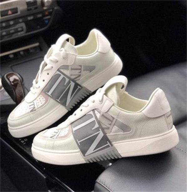 발렌티노 가라바니 VL7N 로우 스니커즈 화이트 그레이 YUXYO511ZNL photo review
