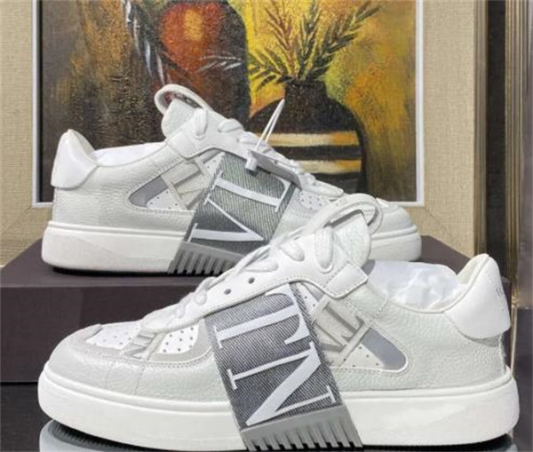 발렌티노 가라바니 VL7N 로우 스니커즈 화이트 그레이 YUXYO511ZNL photo review