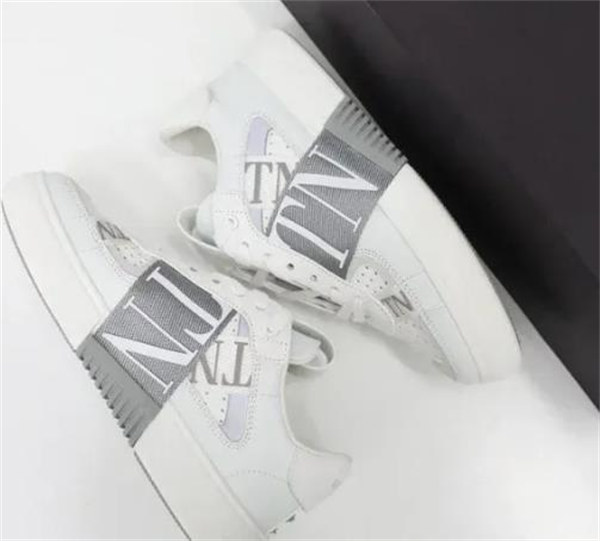 발렌티노 가라바니 VL7N 로우 스니커즈 화이트 그레이 YUXYO511ZNL photo review