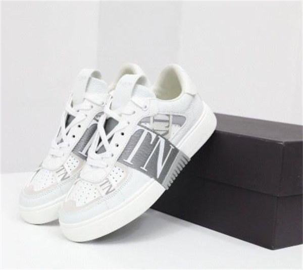 발렌티노 가라바니 VL7N 로우 스니커즈 화이트 그레이 YUXYO511ZNL photo review