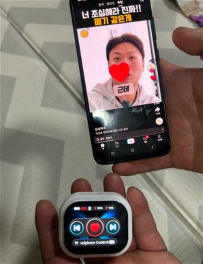 AI 번역 이어폰 159개 언어 실시간 통역 양방향 동시통역 터치스크린 무선 블루투스 이어폰 ENC 노이즈 캔슬링 4마이크 고음질 스포츠 비즈니스용 photo review