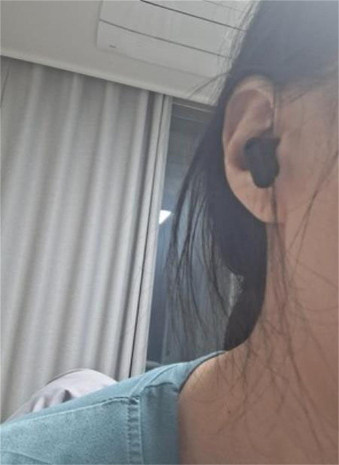 AI 번역 이어폰 159개 언어 실시간 통역 양방향 동시통역 터치스크린 무선 블루투스 이어폰 ENC 노이즈 캔슬링 4마이크 고음질 스포츠 비즈니스용 photo review